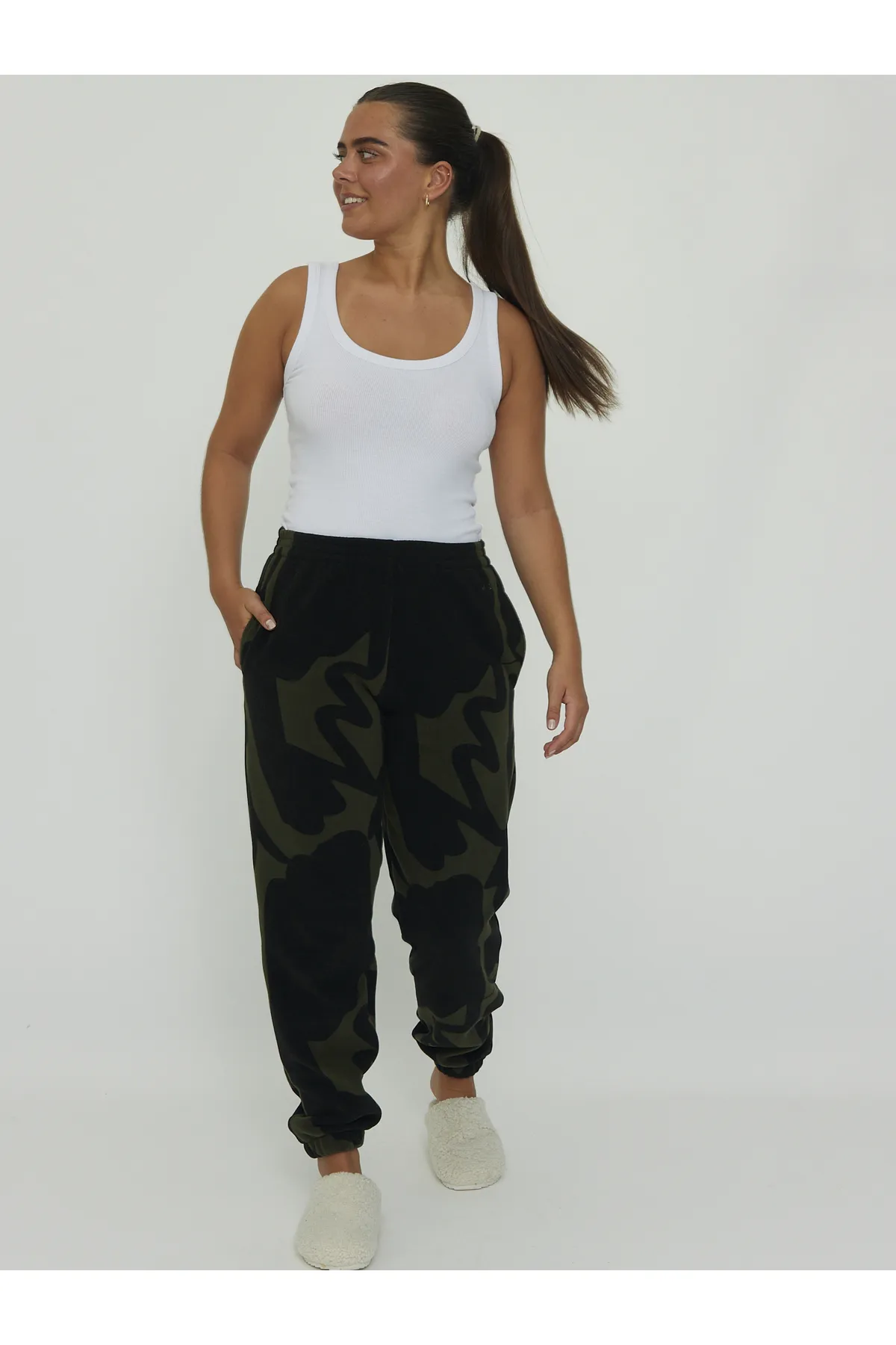 Mazine  Jogginghose aus Fleece mit Loop-Print