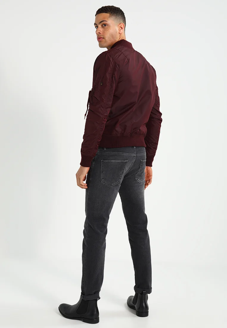 Chaqueta bomber Alpha Industries MA-1 TT