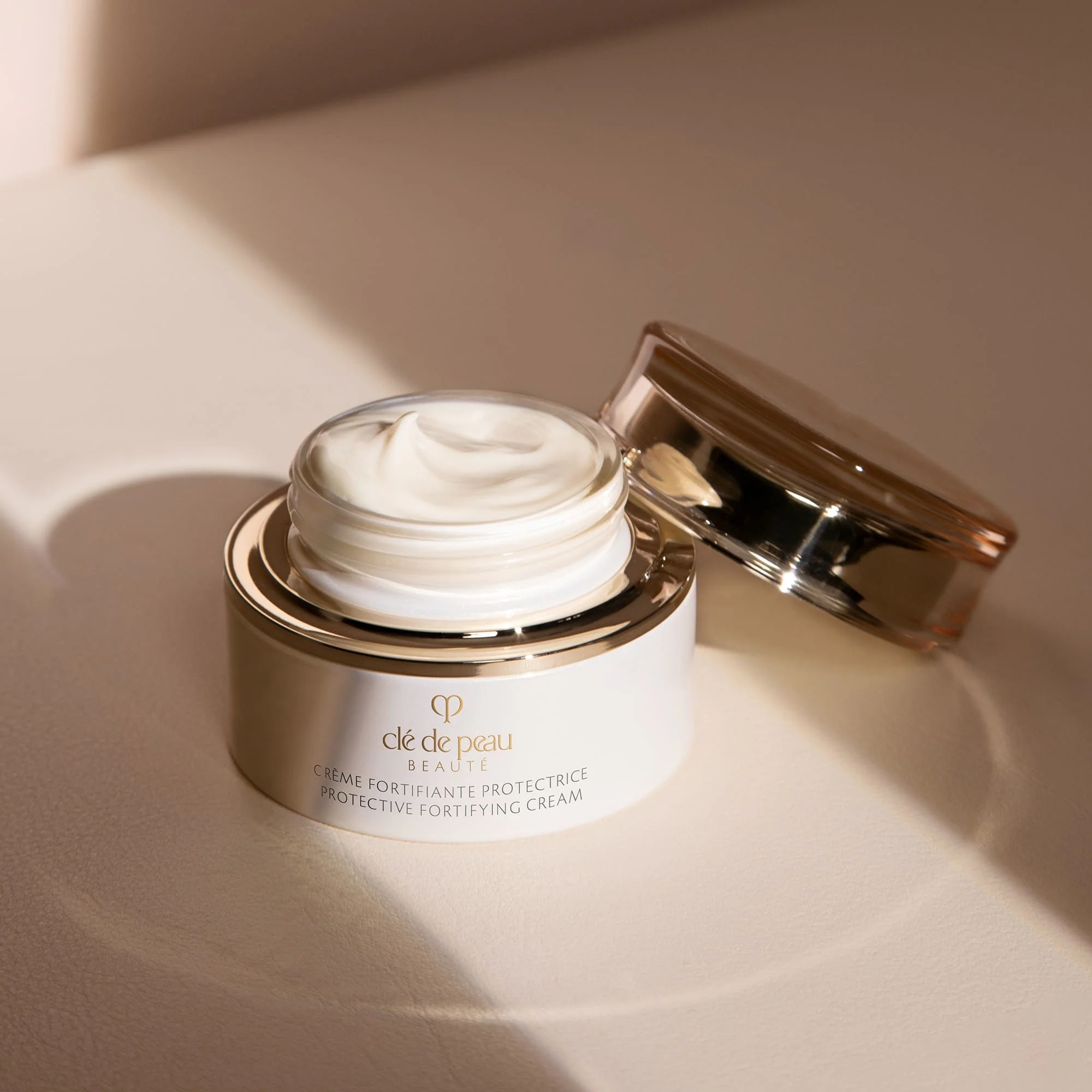 Key Radiance Care Προστατευτική Ενισχυτική Κρέμα - Κρέμα προσώπου ημέρας με παγκόσμια δράση