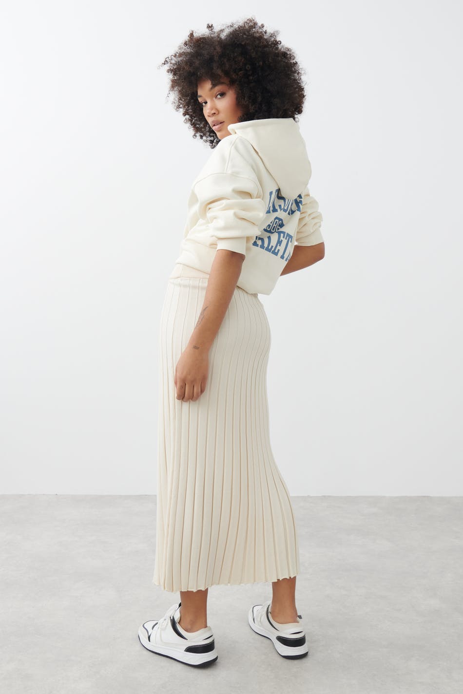 Ribbed knitted skirt