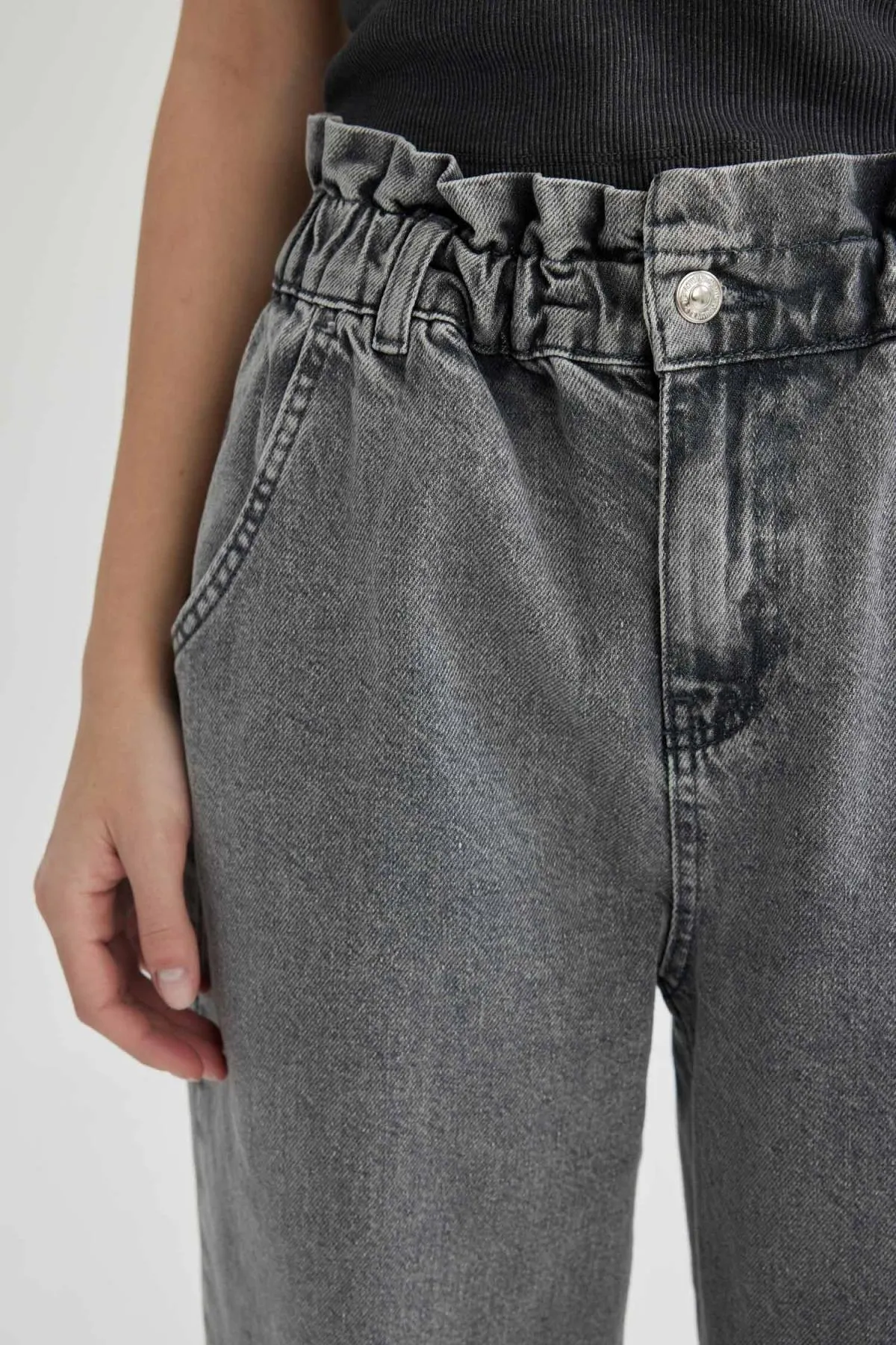 DeFacto  Paperbag Jeanshose mit hoher Taille und geradem Bein in Knöchellänge B4993ax24sp