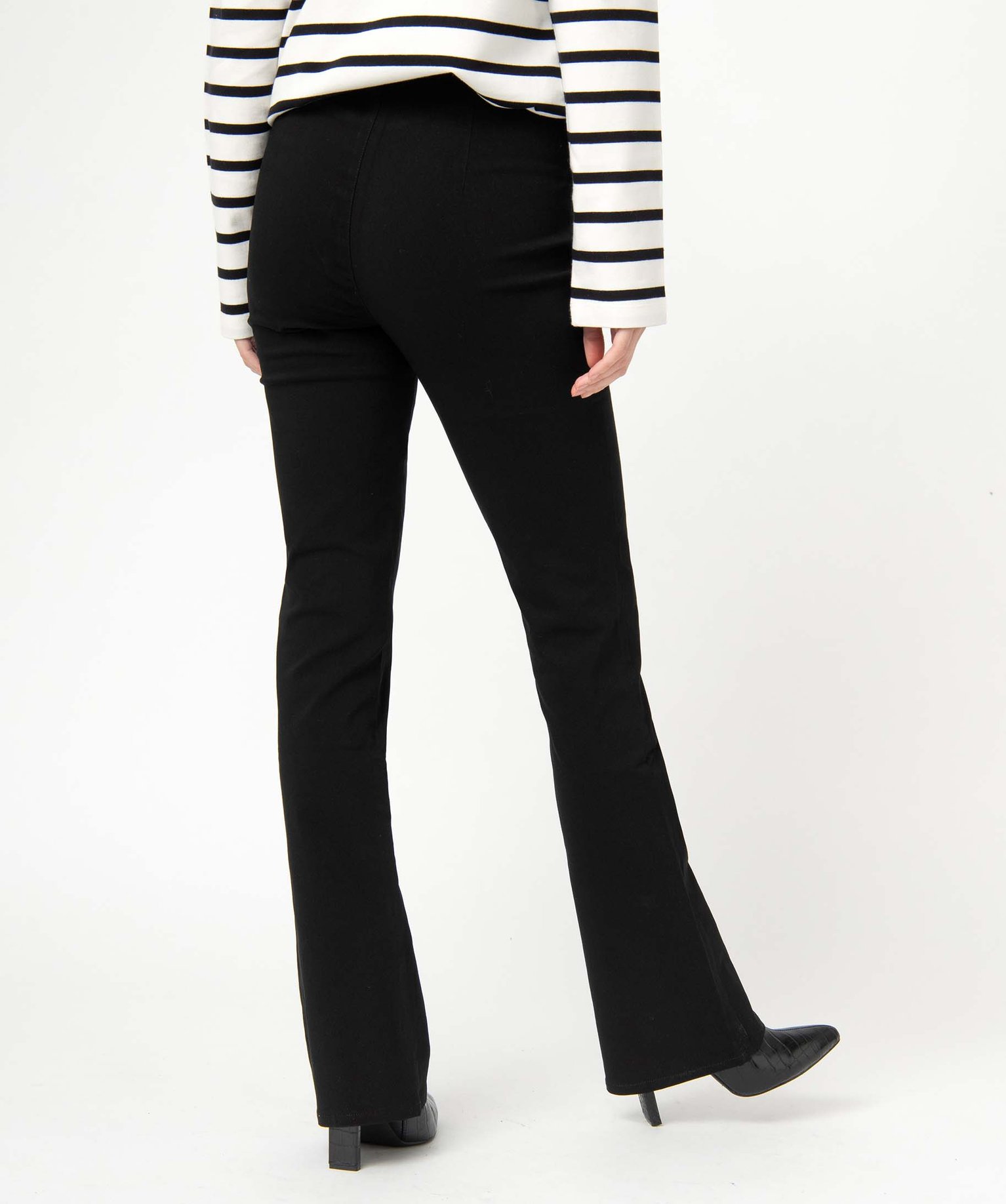 Pantalon femme coupe flare avec bouton strass noir | GEMO