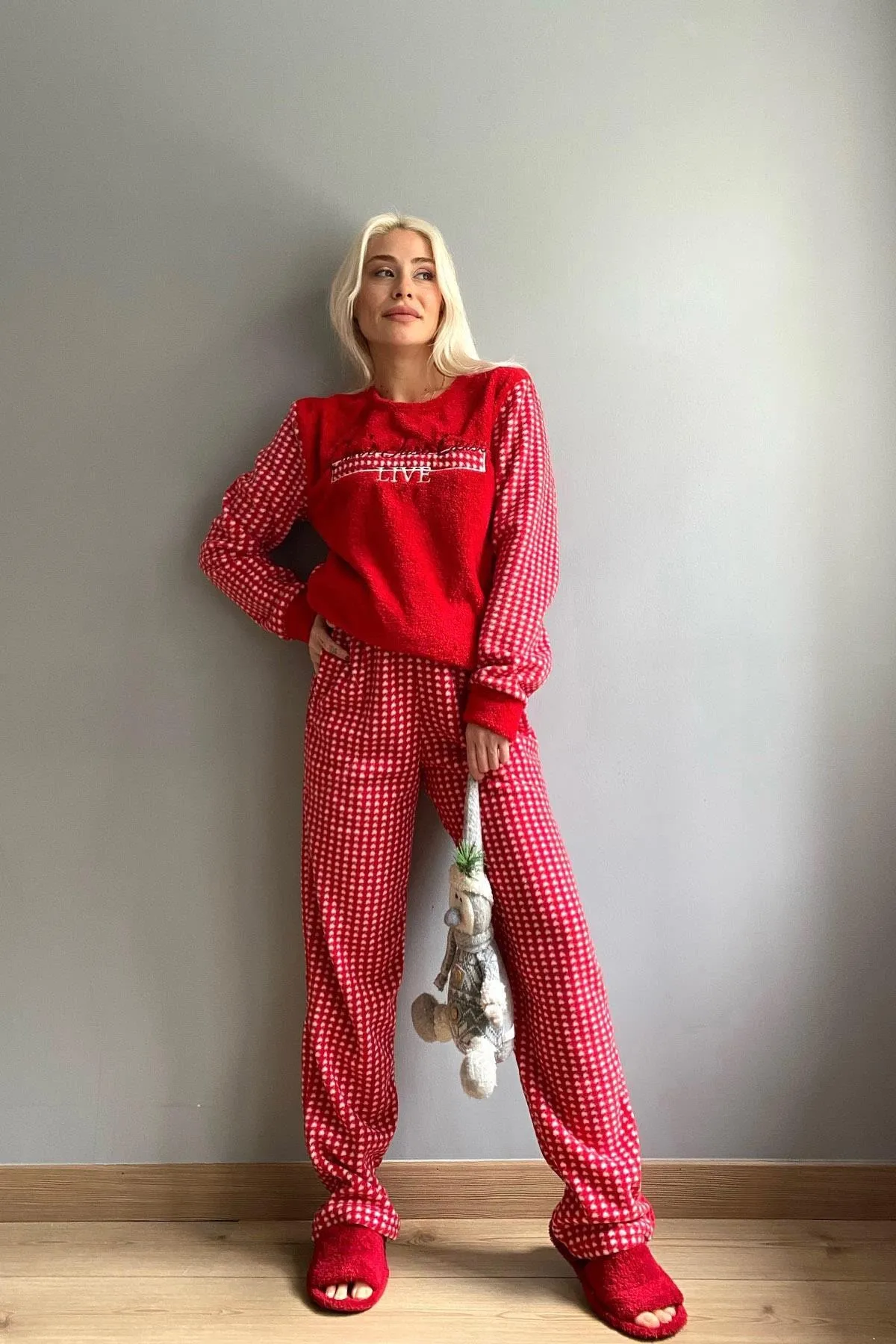 Pijamaevi  Red Live gemustertes Plüsch-Pyjama-Set für Damen