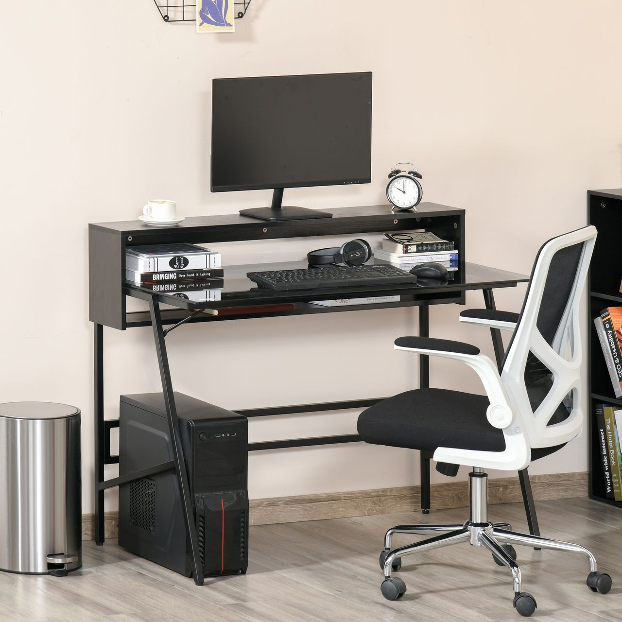 HOMCOM Computertisch Schreibtisch mit zwei Ablagen moderner Gamingtisch mit gehärtetem Glasplatte Home-Office verstellbare Fußmatte Stahl Spanplatte Schwarz Grau 115 x 55 x 90 cm