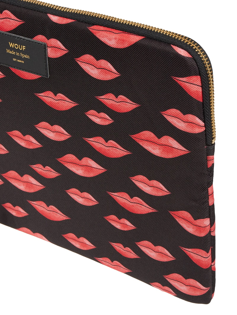 Tablettasche mit Allover-Muster Modell 'Hearts' - wasserabweisend in schwarz