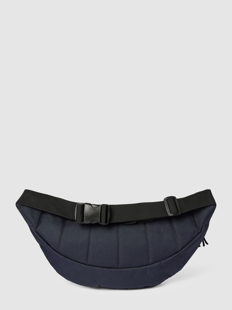 Bauchtasche mit Label-Patch in marineblau