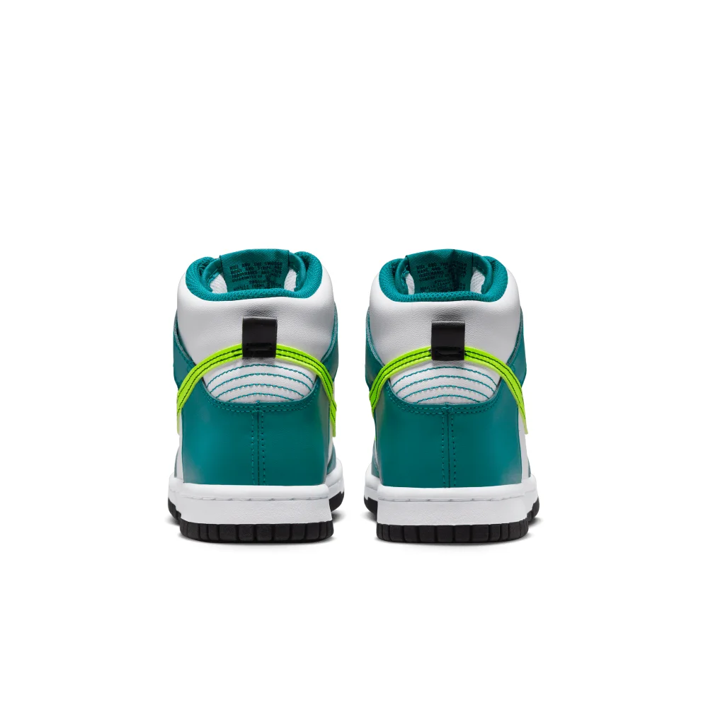 Nike Dunk High DB2179-109 / weiss