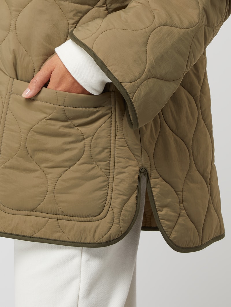 Oversized Steppjacke mit überschnittenen Schultern - Karo Kauer X P&C - Exklusiv bei uns in schilf
