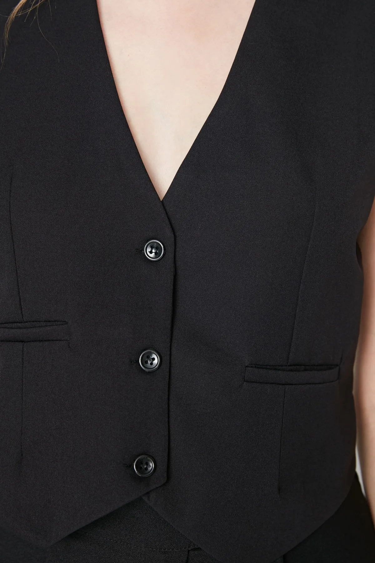 Trendyol Collection  Schwarze, normal gewebte Weste TWOSS22YE0053