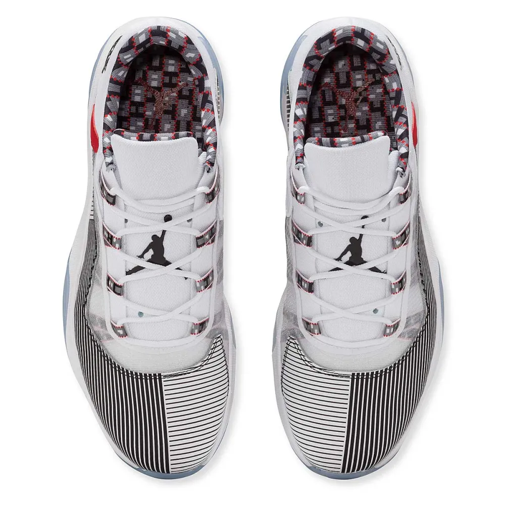 NIKE JORDAN 11 CMFT Low Quai 54 Air DJ4893-106 / weiss