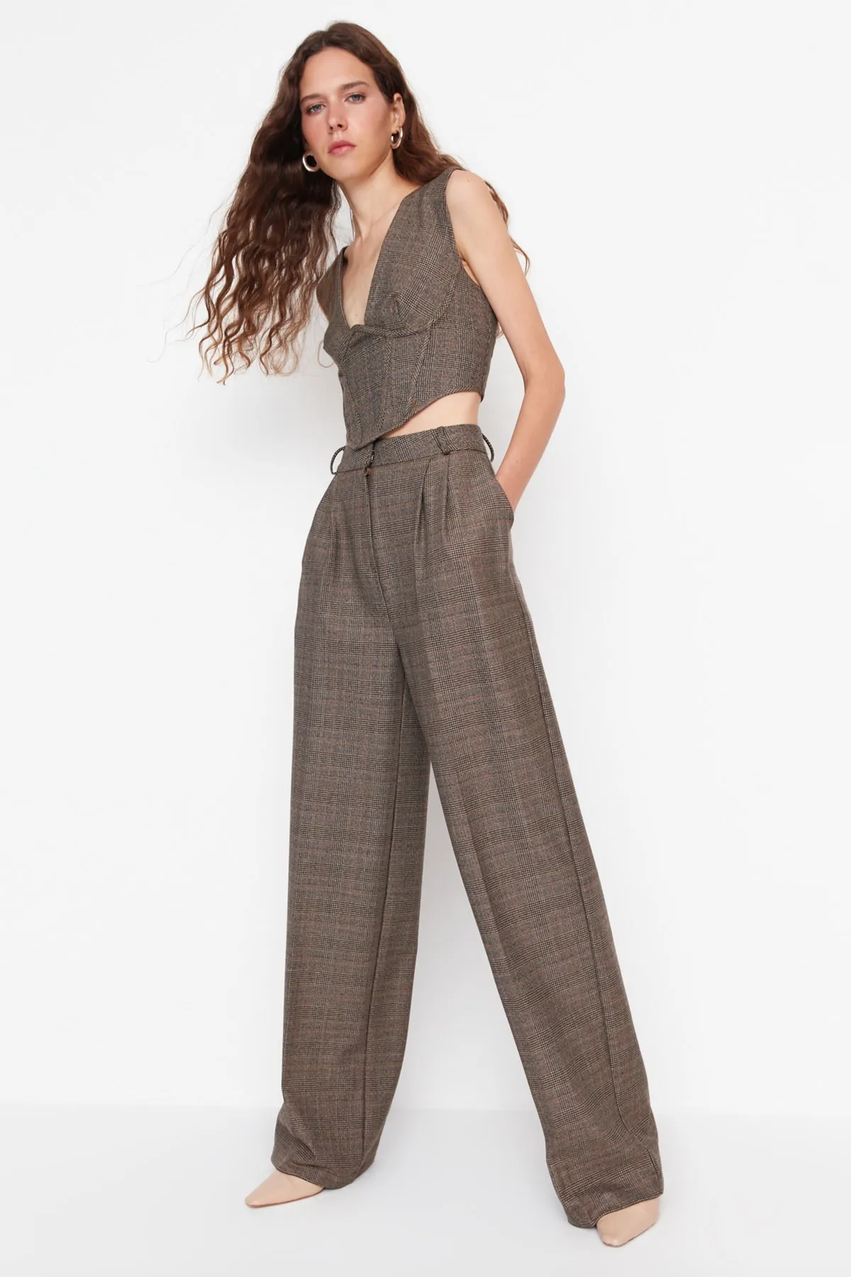 Trendyol Collection  Braune gewebte Hose TPRAW23PL00016