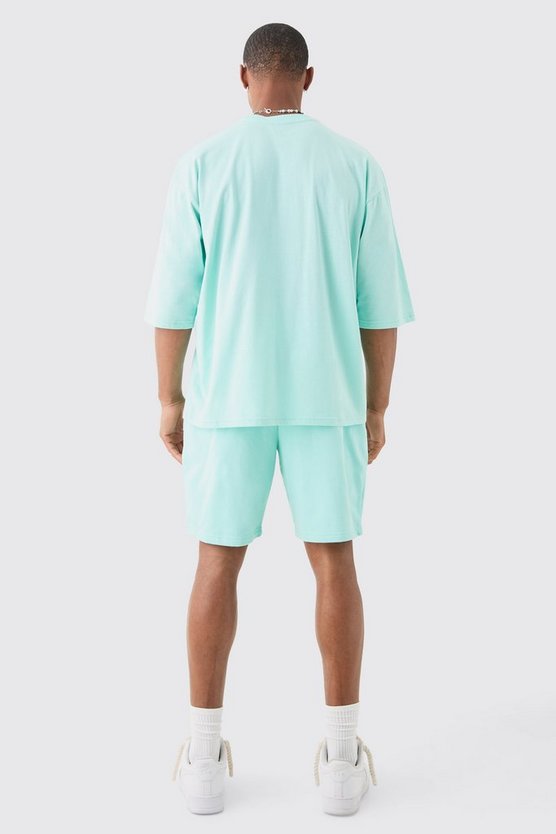 Oversize Worldwide T-Shirt und Shorts