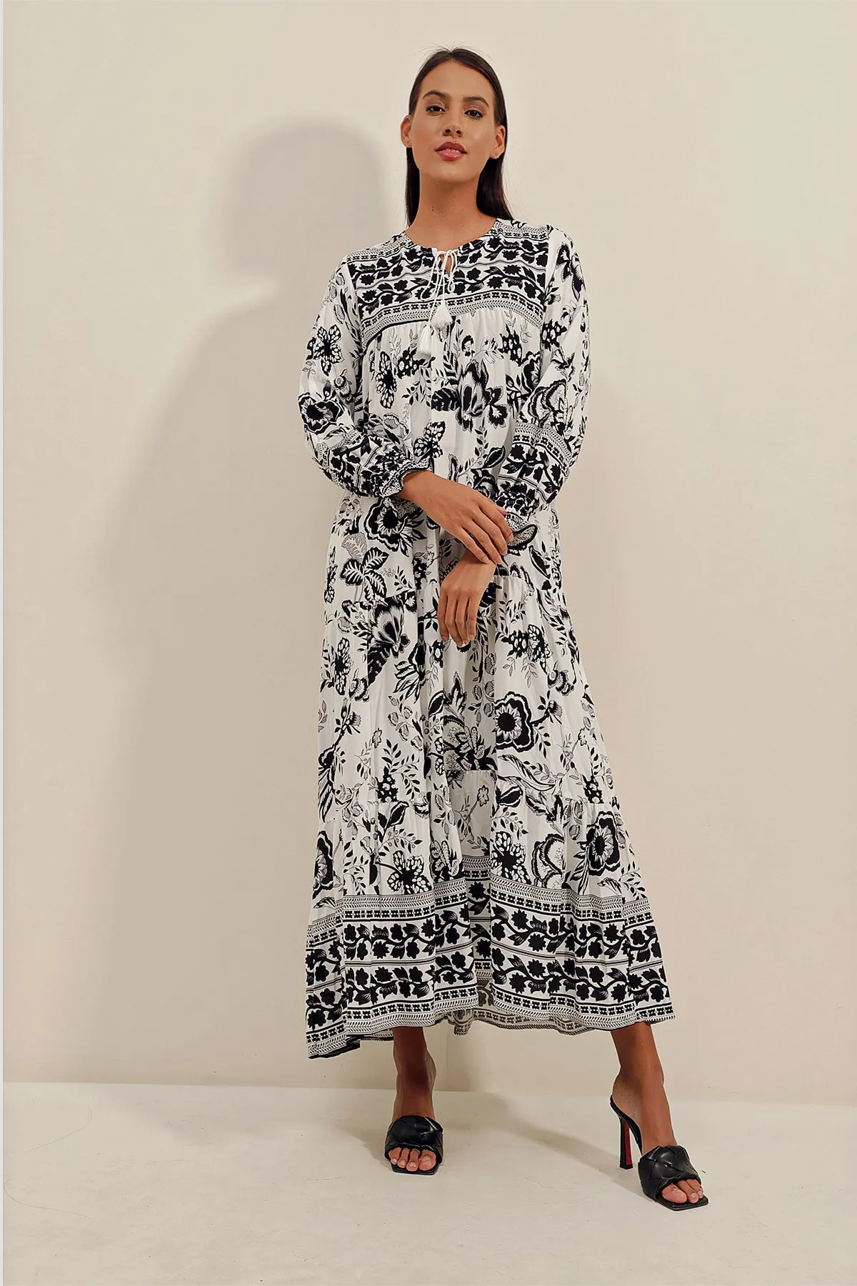 Bigdart  1947 Gemustertes langes Kleid – G. Schwarz