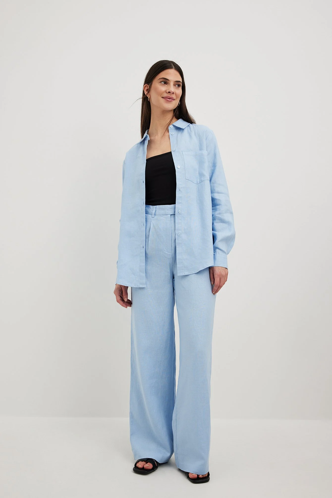 Leinenhose mit weiten Beinen