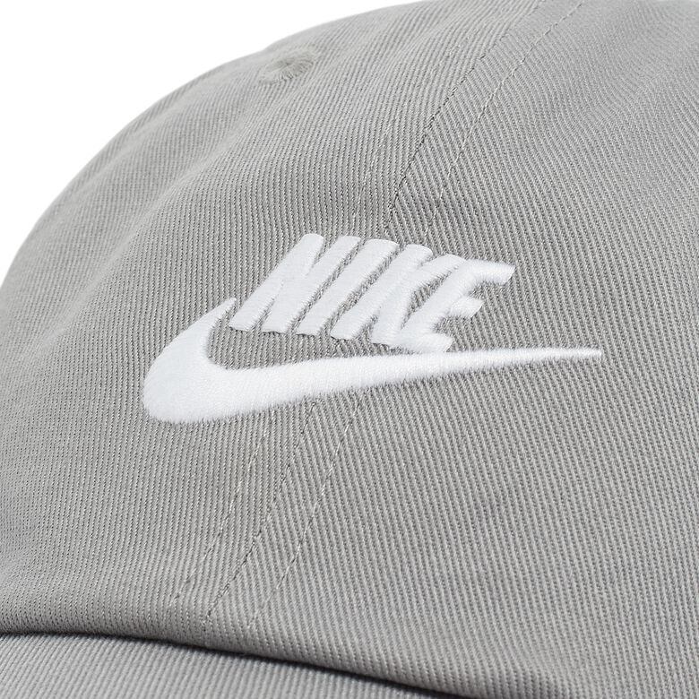 NIKE Club Unstructured Futura Wash Cap particle grey/white