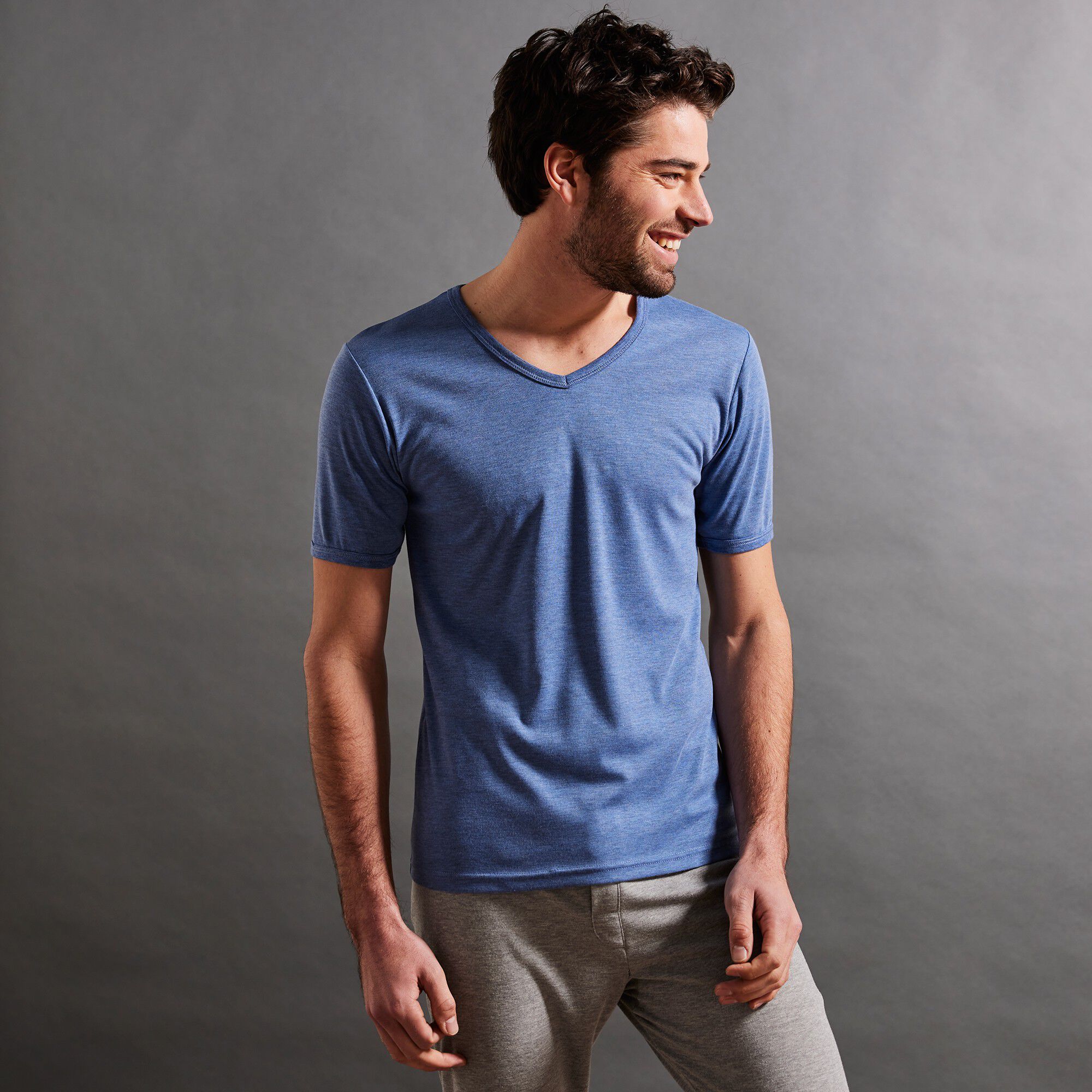 Tee-shirt sous-vêtement homme col V manches courtes polyester