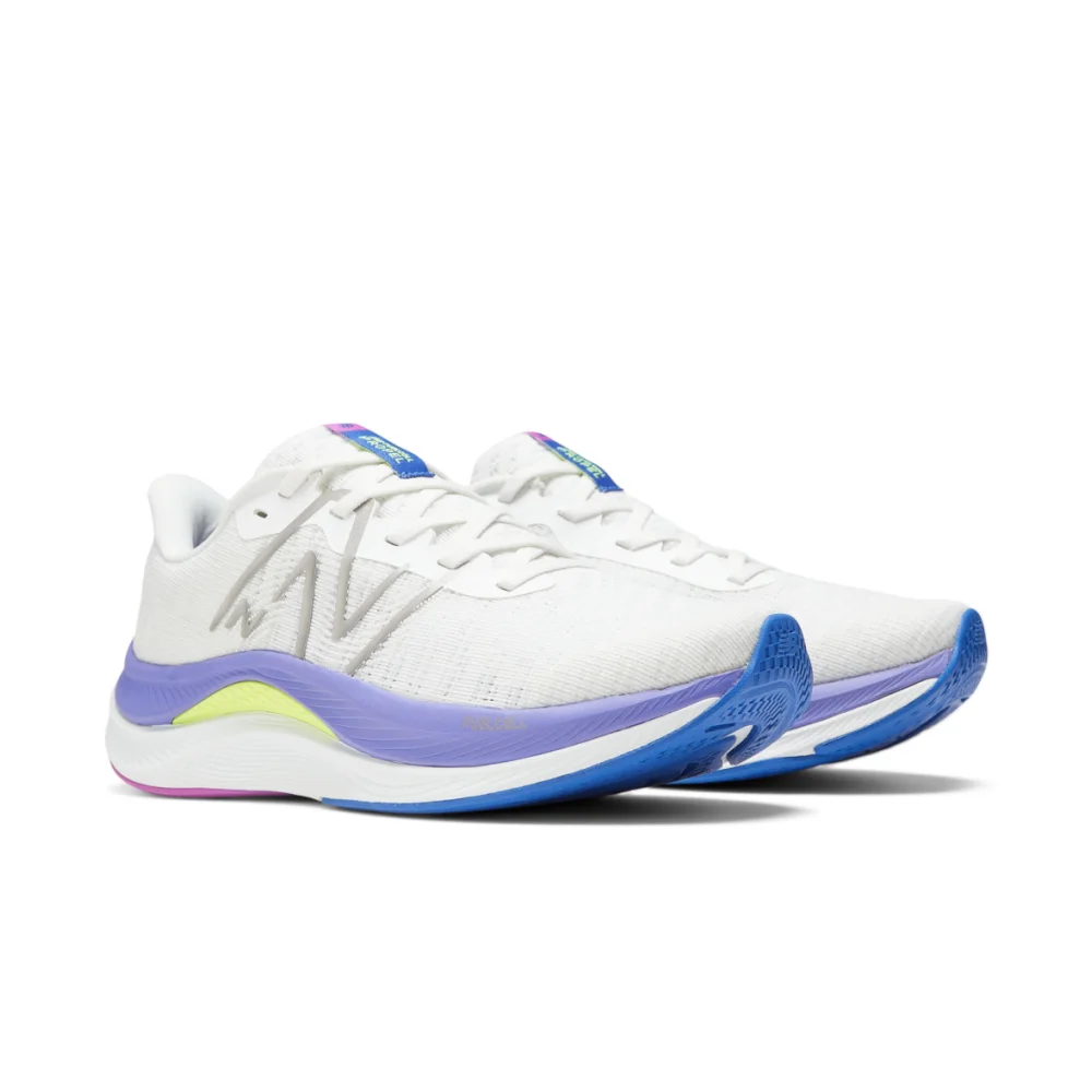 New Balance FuelCell Propel v4 WFCPRCW4B / weiss