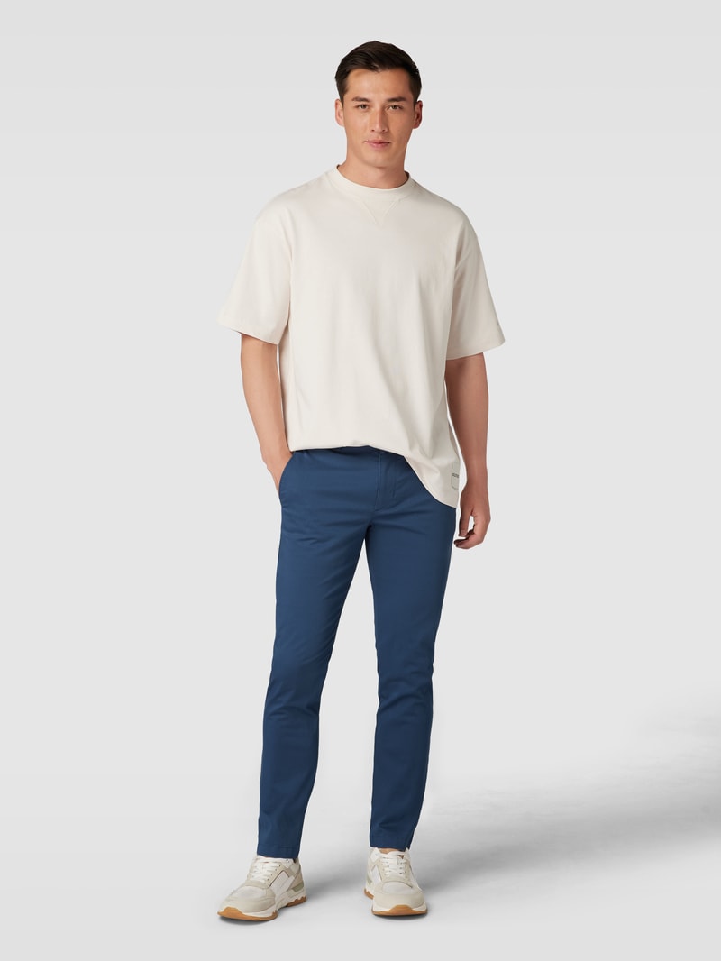 Chino mit französischen Eingrifftaschen in blau