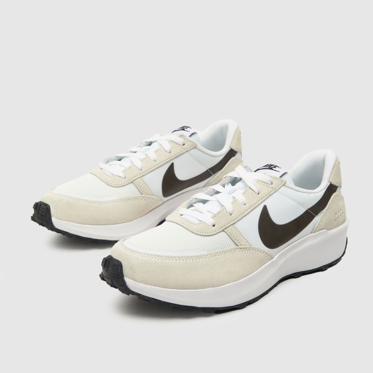 Nike – Våffeldebut – Stenfärgade och svarta sneakers