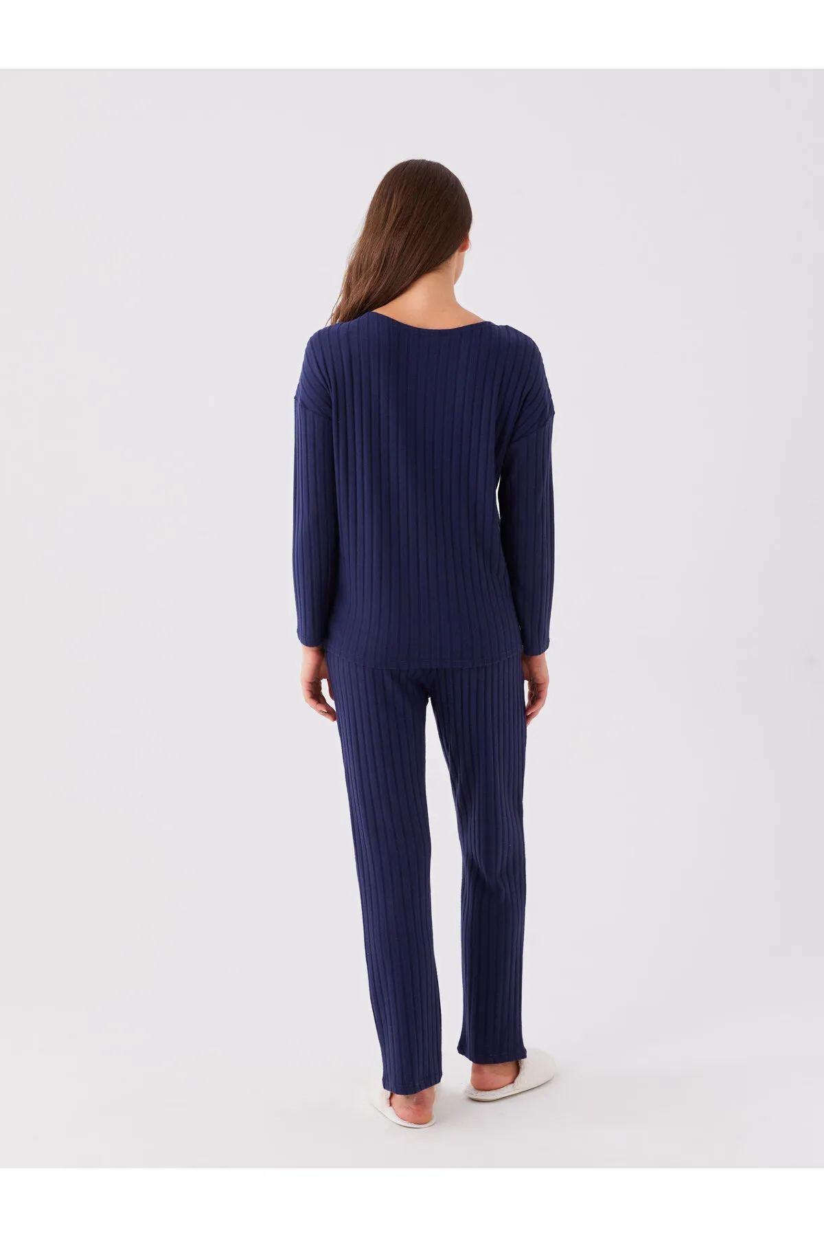 LC Waikiki  Einfarbiges, langärmliges Damen-Pyjama-Set mit Rundhalsausschnitt