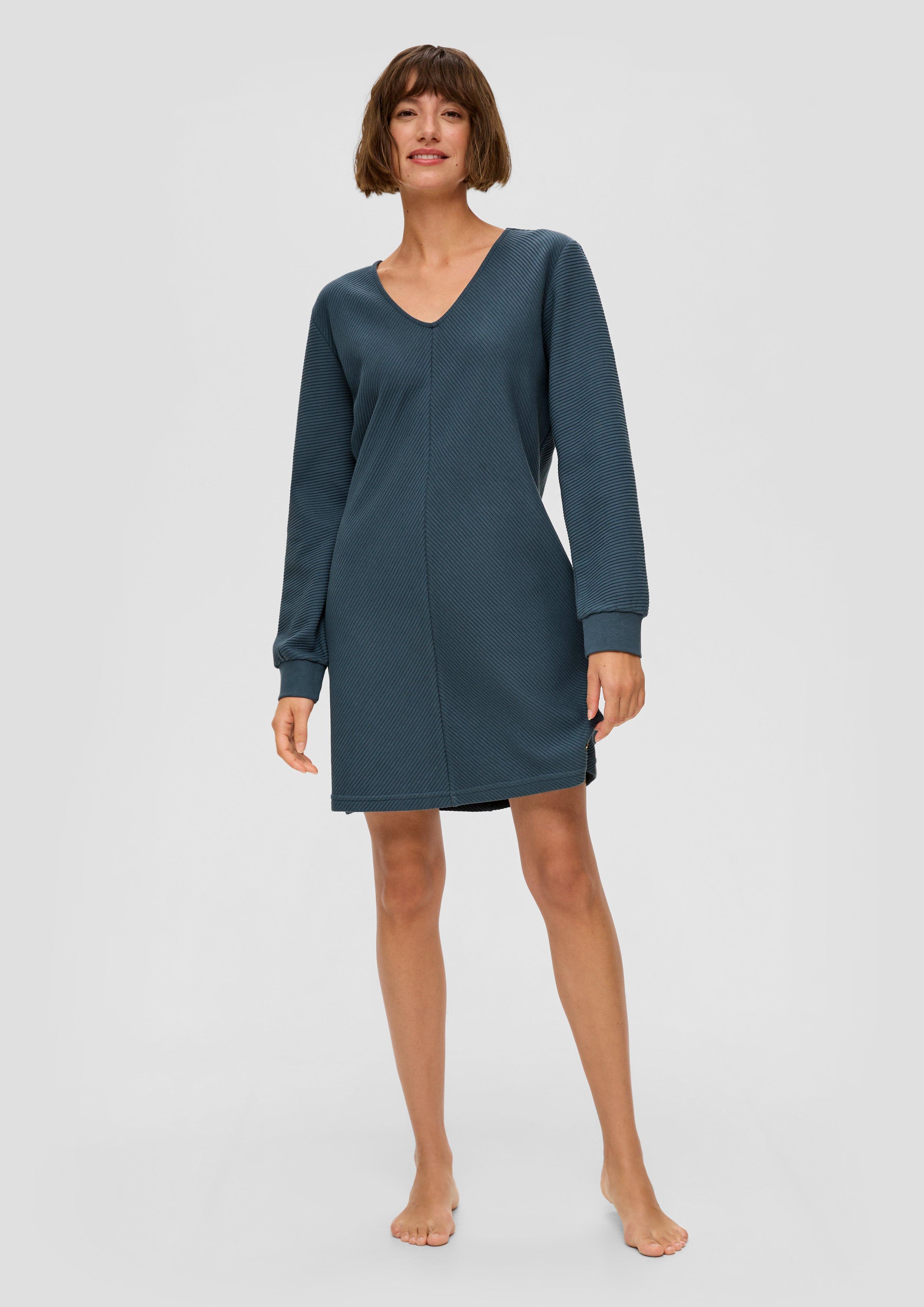 Pyjama-Sweatkleid mit V-Ausschnitt  6009255-4436