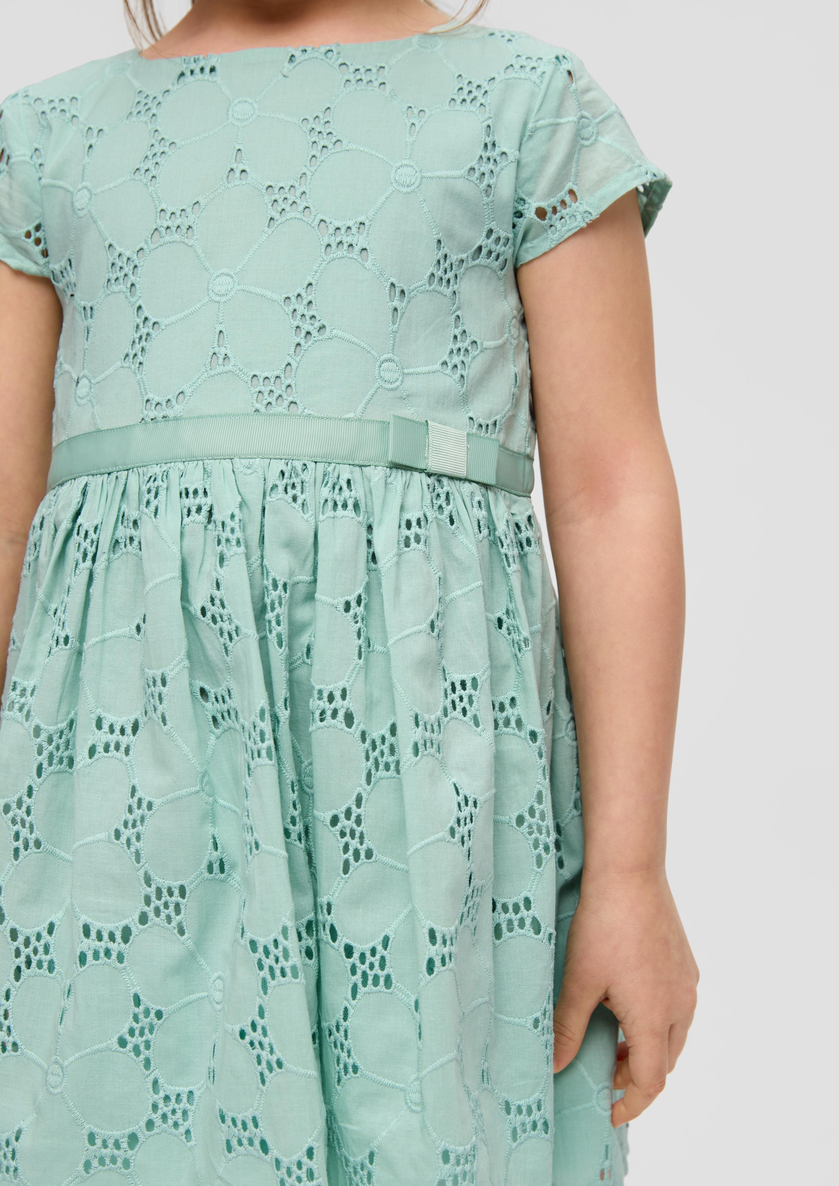 Festliches Kleid aus Lochspitze  2140050-6068