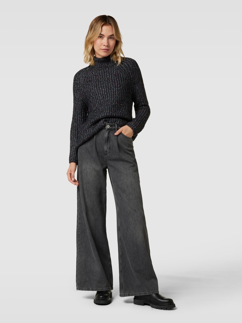 Strickpullover mit Turtleneck in schwarz
