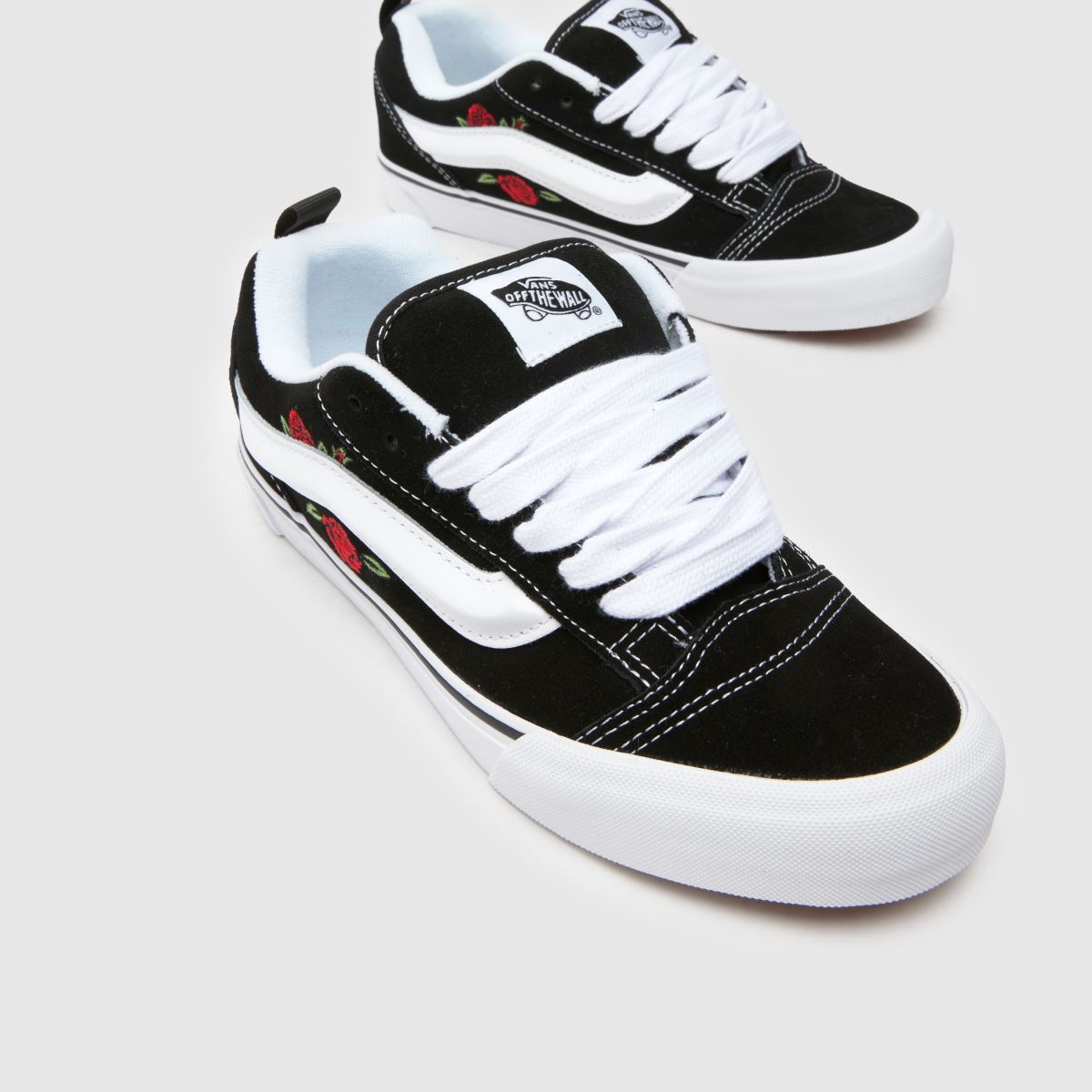 Vans Knu Skool Black Roses tornacipő fekete és piros színben