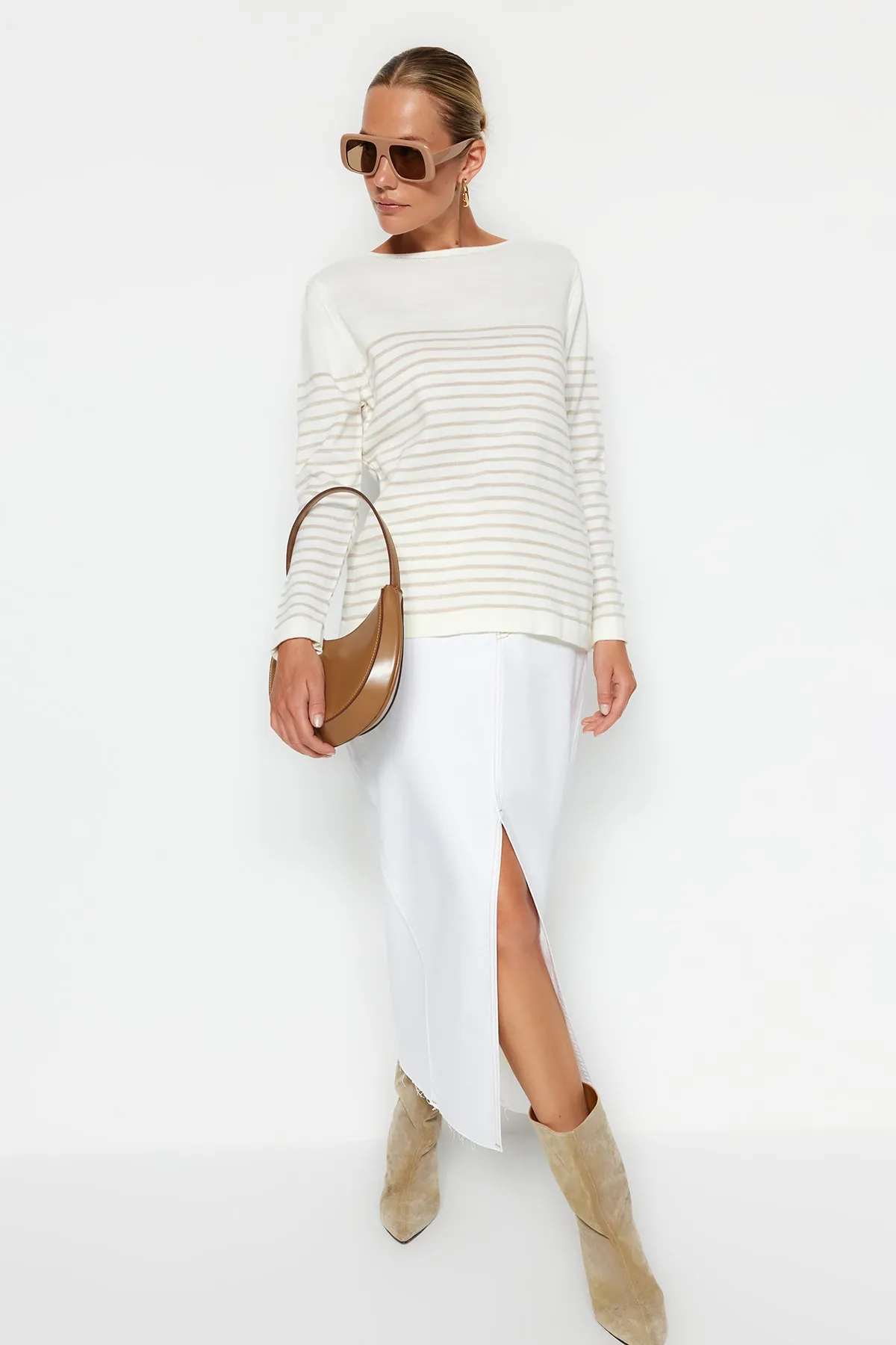 Trendyol Collection  Ecrufarbener Basic-Strickpullover mit Streifen TWOAW23KZ01846
