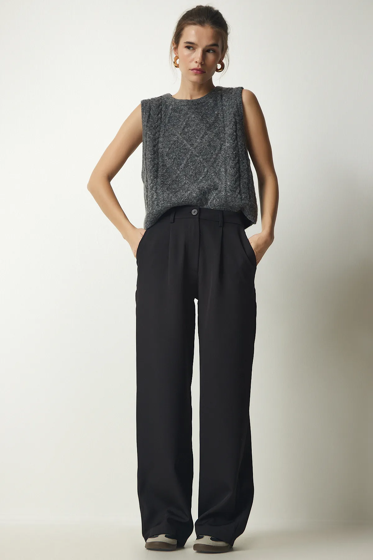 Happiness İstanbul  Schwarze plissierte Webhose für Damen UB00188