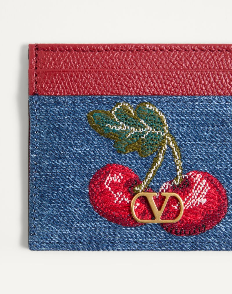 VLogo Signature-kortholder i denim med kirsebærbroderi