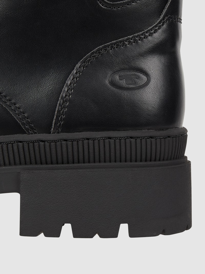 Boots in Leder-Optik in schwarz