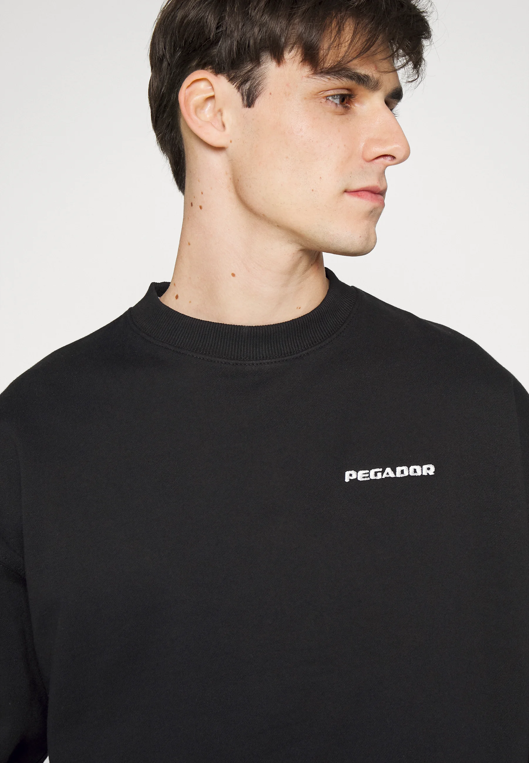 Sudadera con logo de Pegador