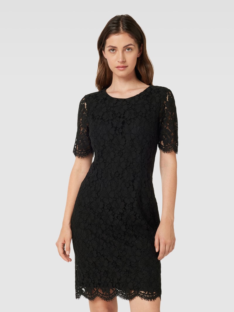 Knielanges Kleid mit Lochmuster in schwarz