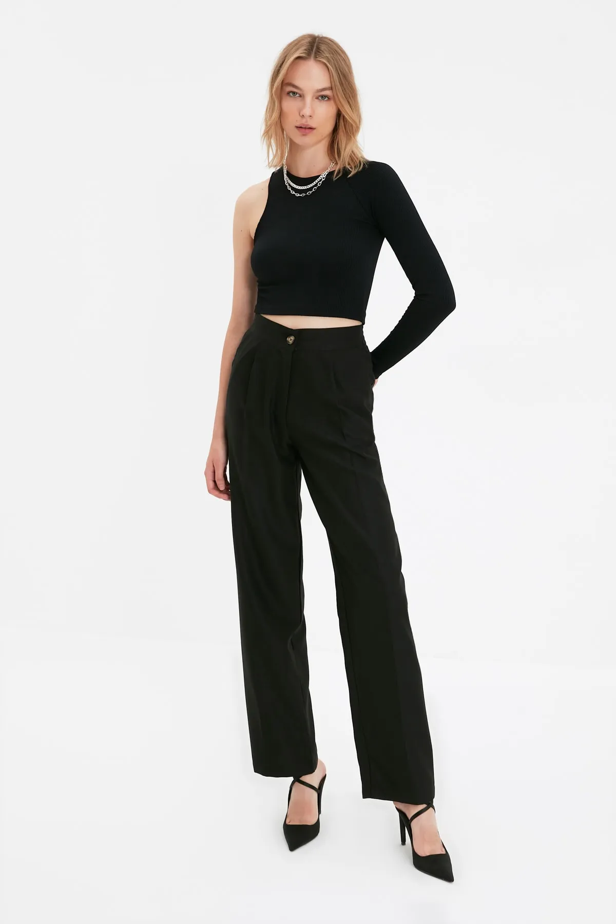 Trendyol Collection  Schwarze, gerade geschnittene Webhose TWOAW22PL0321