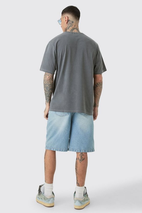 Tall T-Shirt mit Worldwide Gothic Print und Acid Waschung