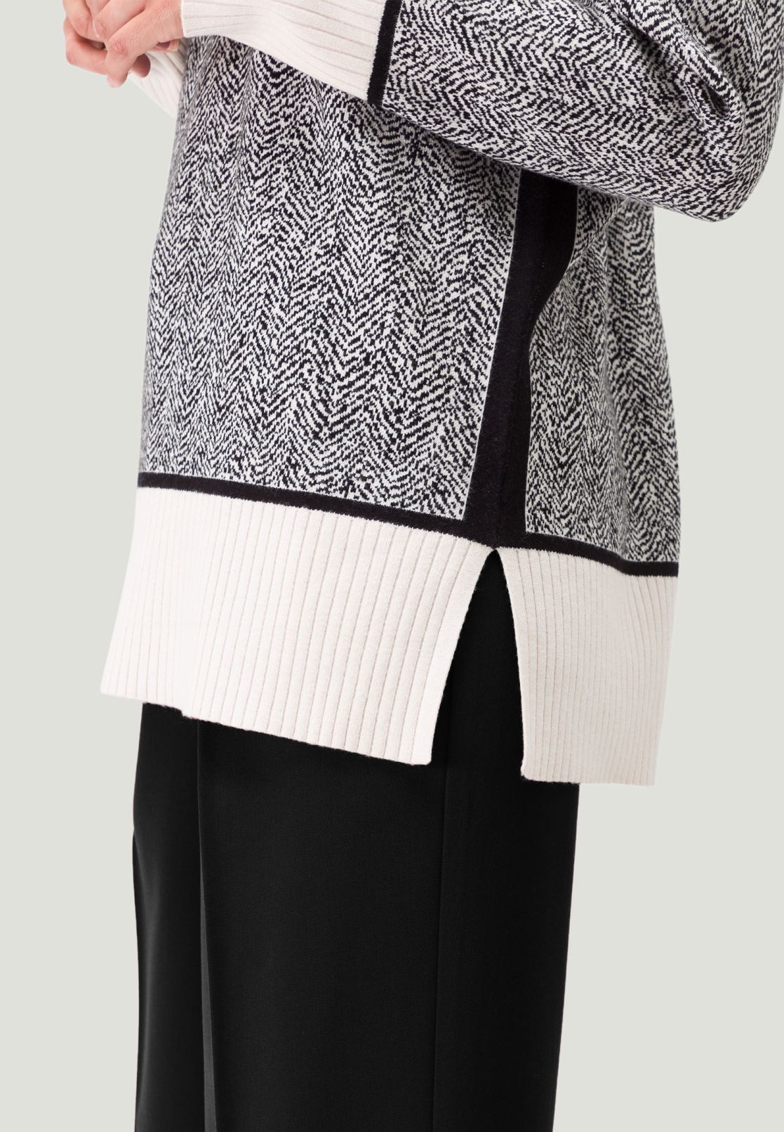 Pullover mit Fischgrätenmuster
