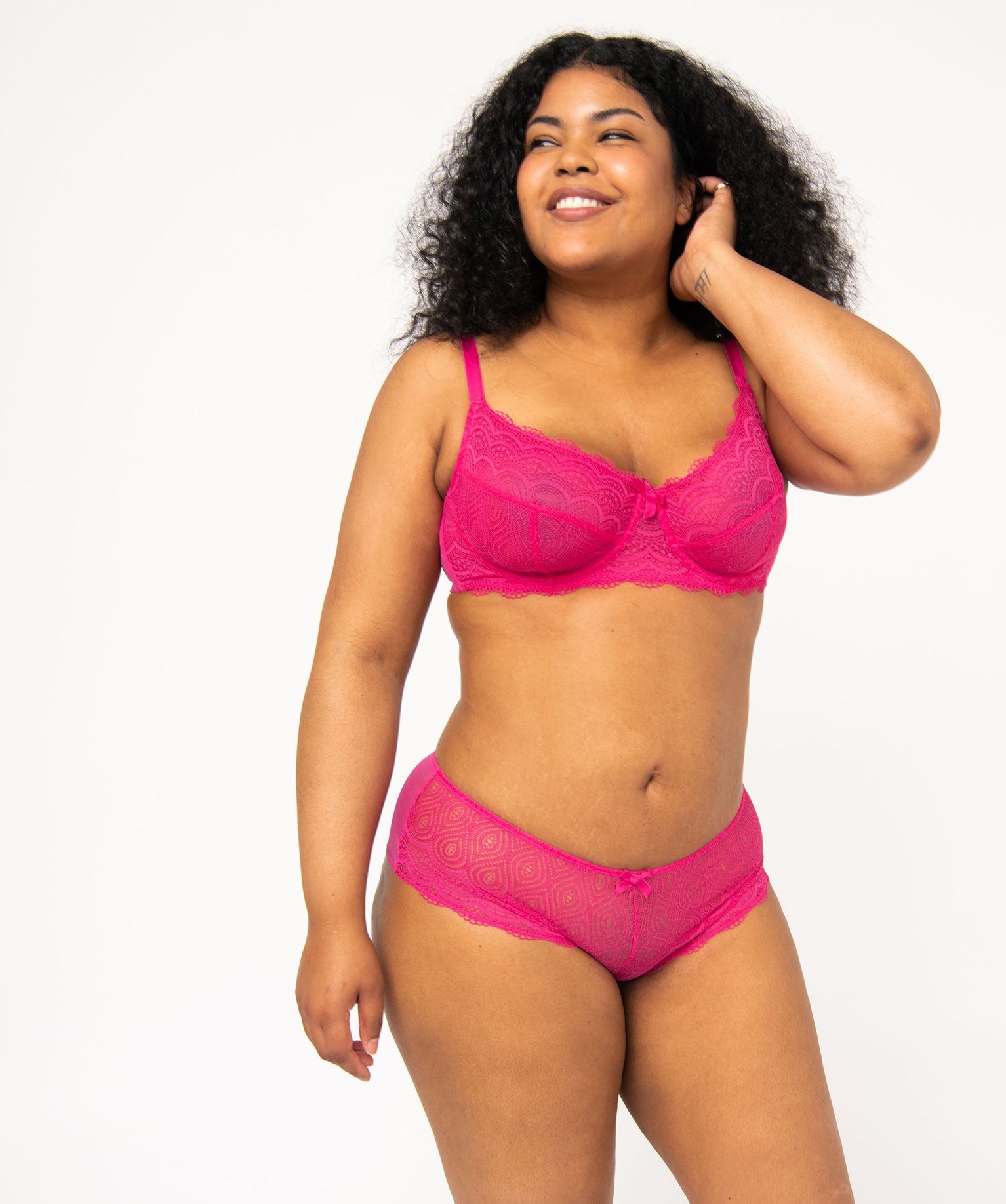 Soutien-gorge emboitant grande taille à armatures en dentelle violet | GEMO