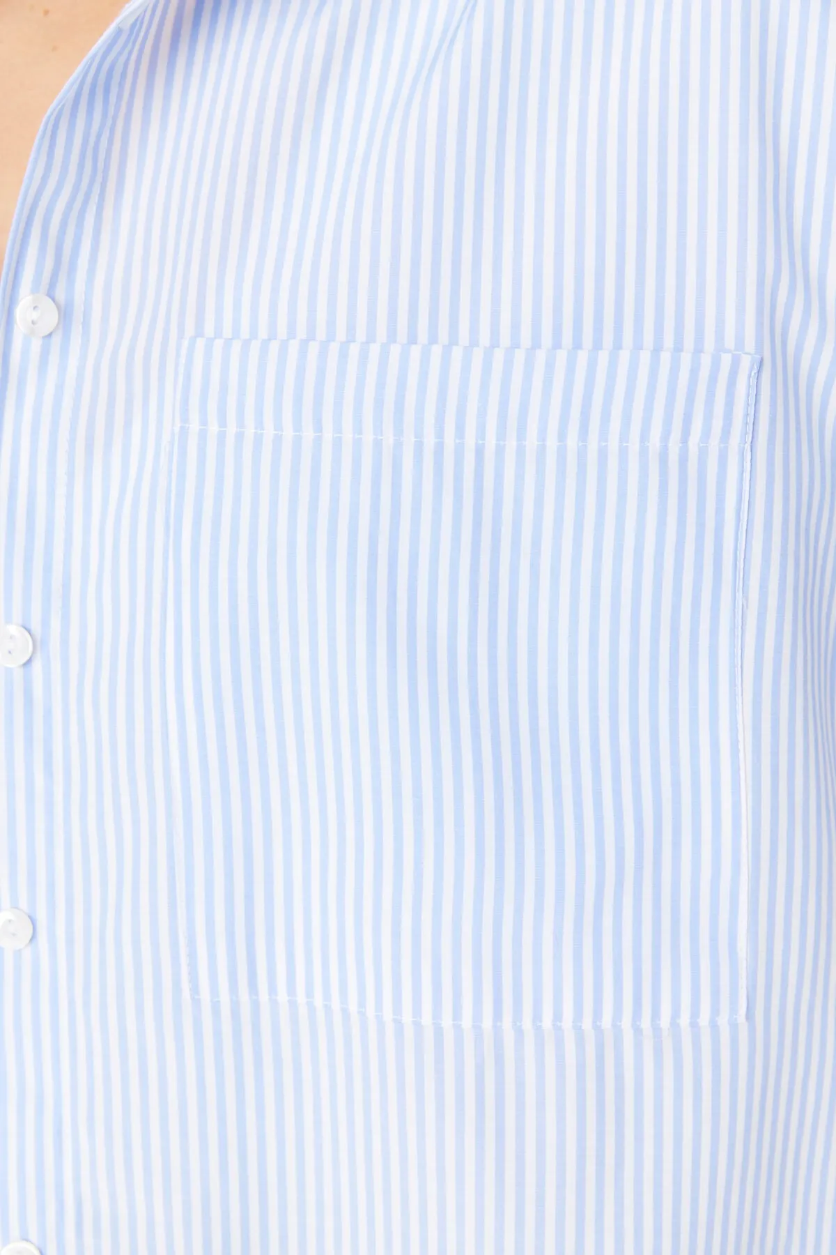 Trendyol Collection  Blau gestreiftes, gewebtes Hemd in Übergröße/weiter Passform mit Taschendetail TWOAW23GO00359