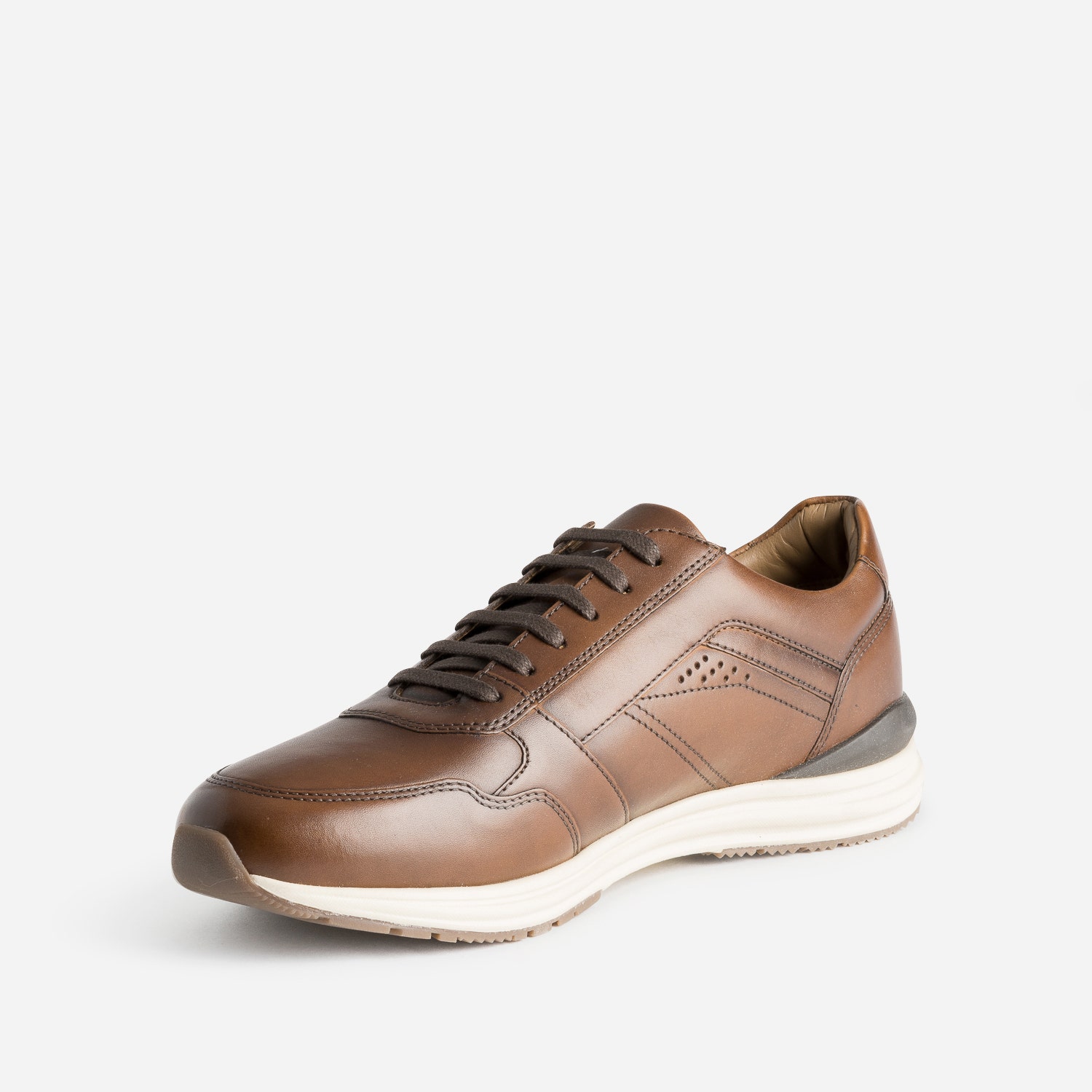 Tennis marron foncé en cuir