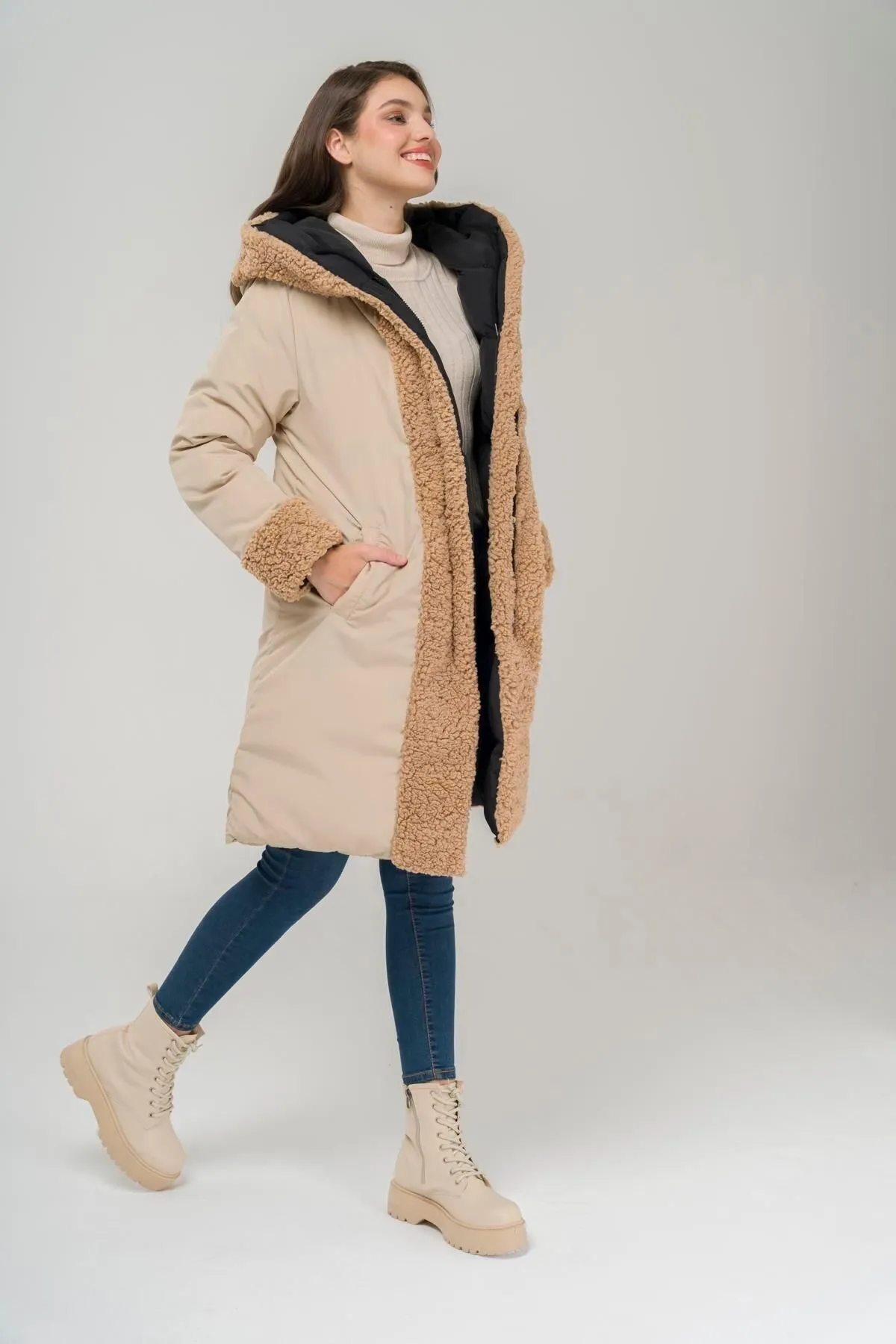 Olcay  Doppelseitige Fleece-Pufferjacke mit Kapuze, Schwarz-Stein 6491