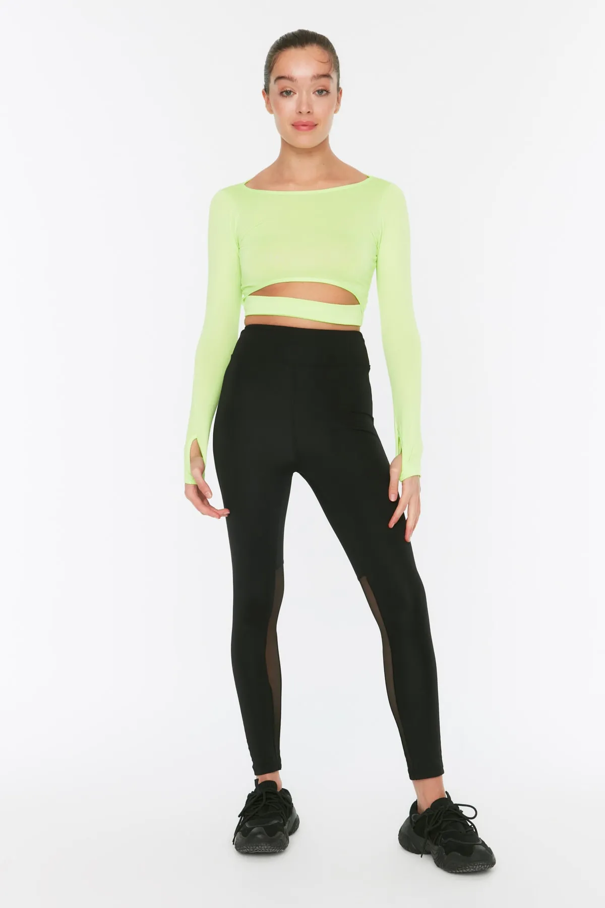 Trendyol Collection  Gestrickte Sport-Leggings in voller Länge mit schwarzem Reißverschluss und Tüll, detailliert TWOSS19YN0216