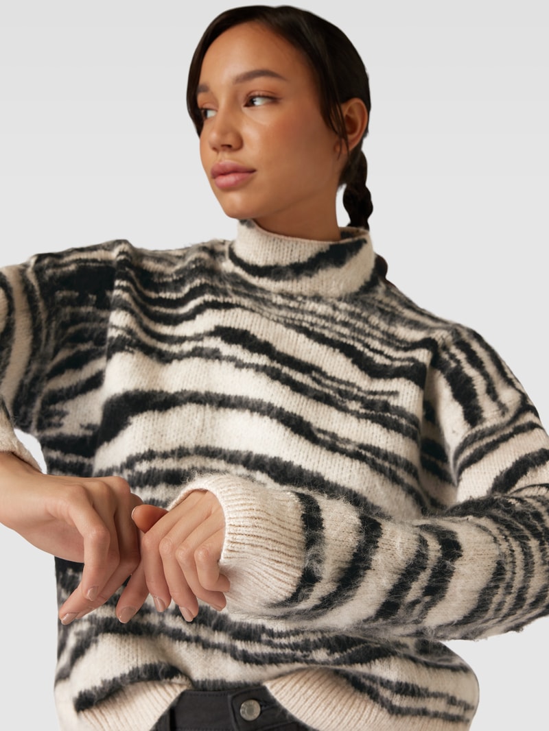 Strickpullover mit Allover-Muster in offwhite