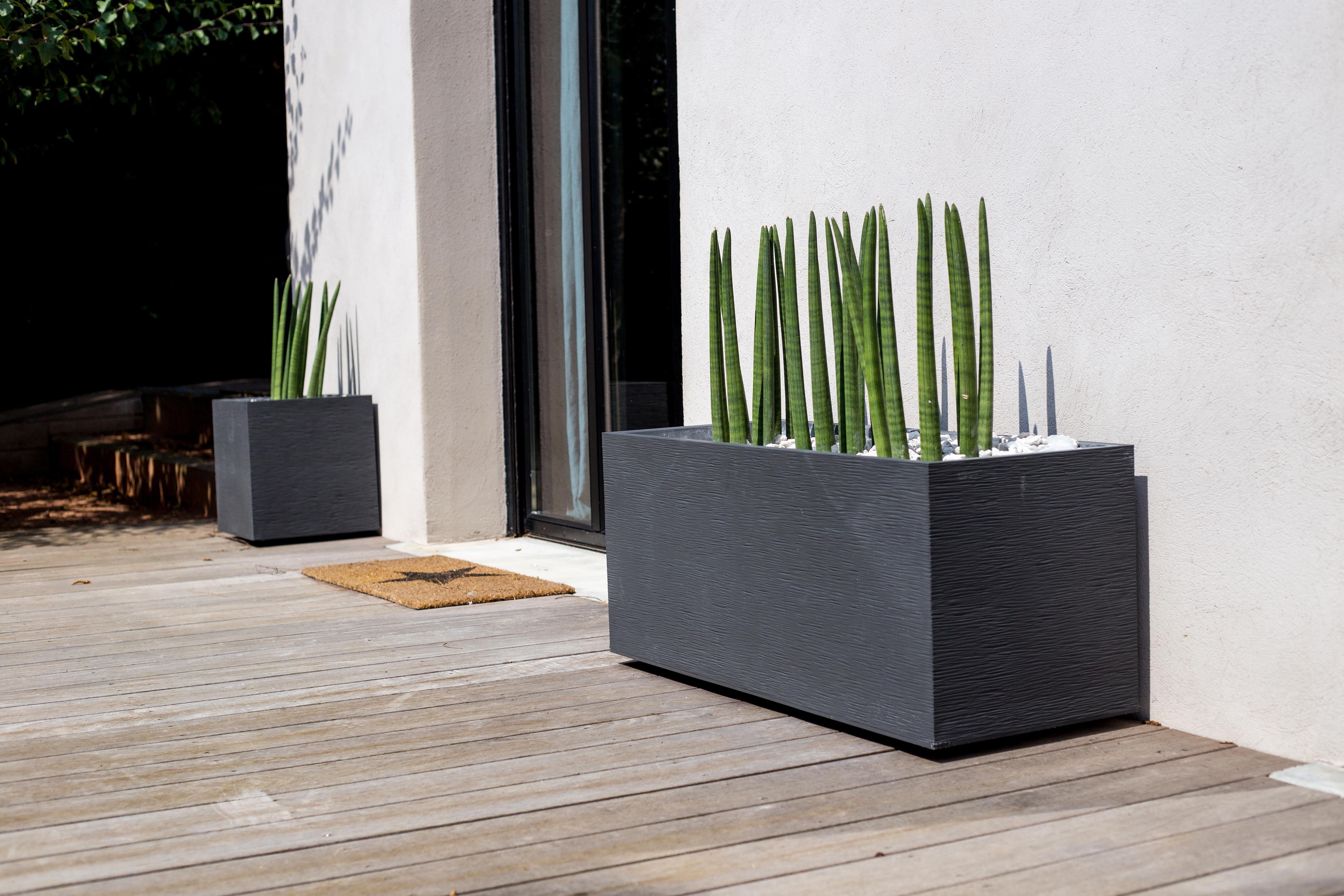 ONDIS24 Pflanzkübel Pflanzkübel Blumenkübel Blumentopf Vulkan 40, Gestein/Basalt/Graphit Optik mit Wasserspeicher