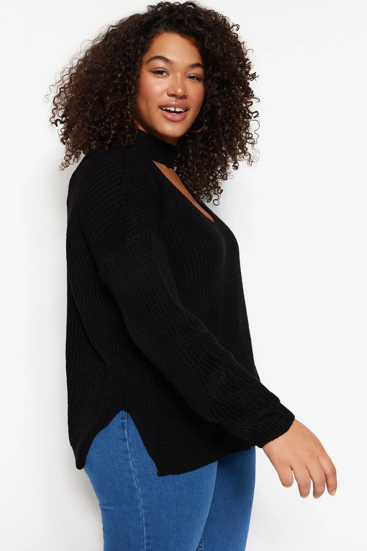 Trendyol Curve  Schwarzer, detaillierter Strickpullover mit Kragen TBBAW23AN00020