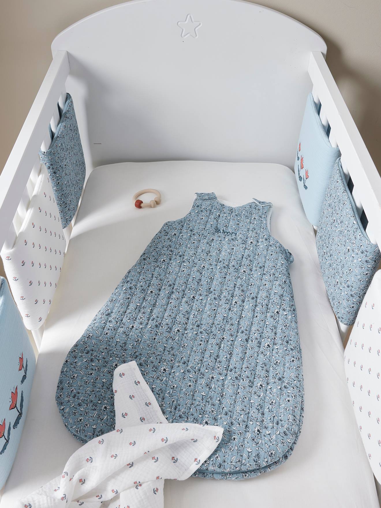 Vertbaudet Ärmelloser Baby Schlafsack INDIEN BLUME personalisierbar Oeko-Tex - blau bedruckt