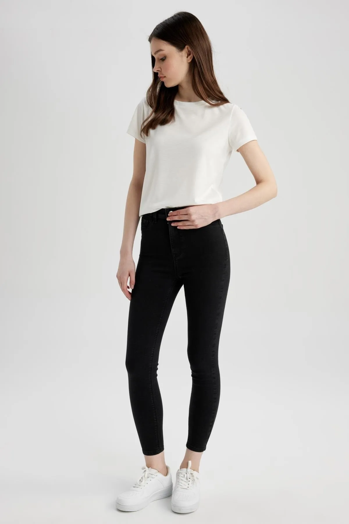 DeFacto  Super Skinny Jegging Fit Jeanshose mit hoher Taille und schmalem Bein Z8260az23sp