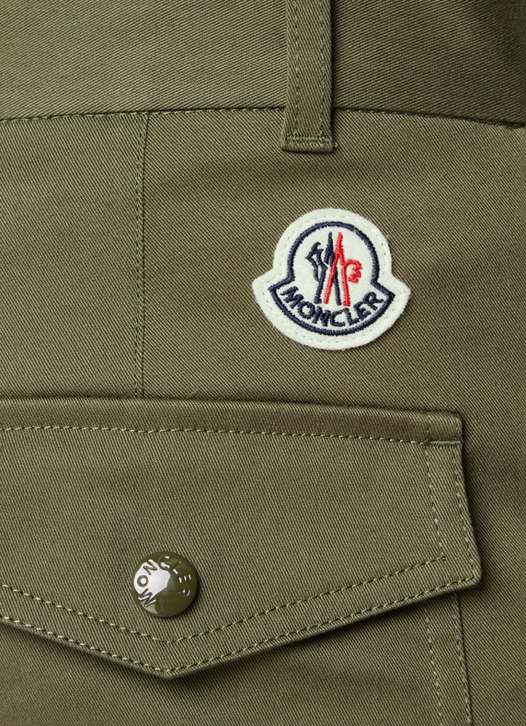 Pantalonii cargo Moncler sunt disponibili cu fermoar