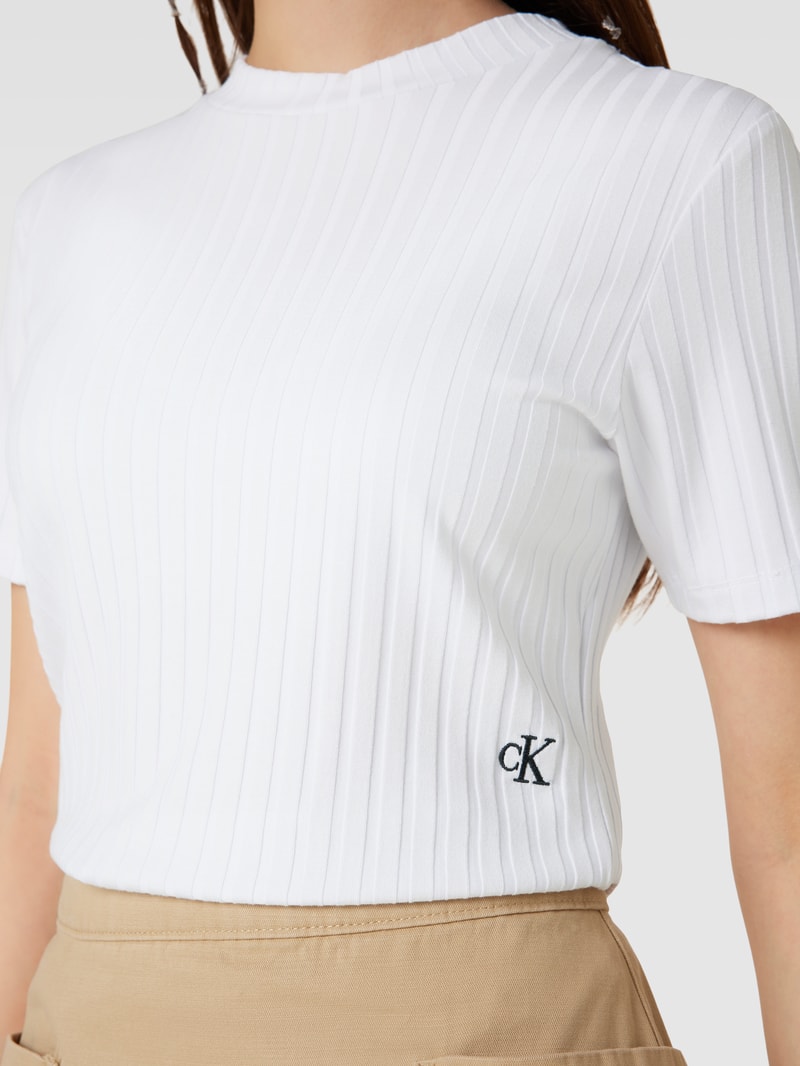 T-Shirt mit Strukturmuster in weiß