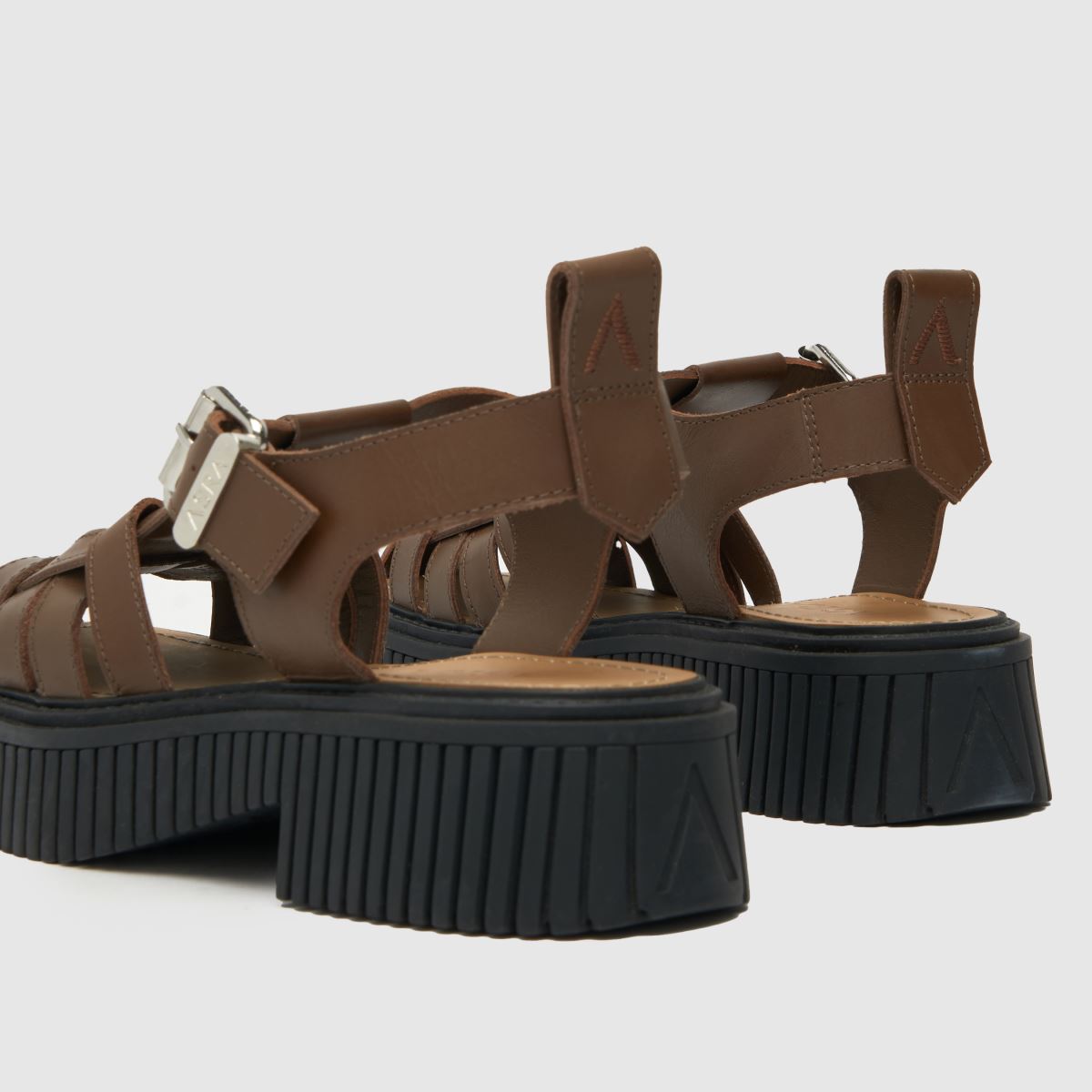 ASRA – Bruna persikofärgade sandaler
